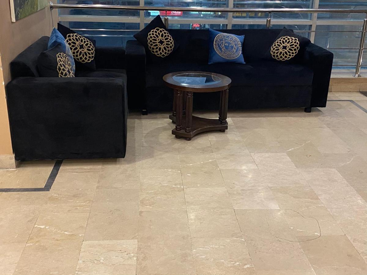 لاهور Hotel Holiday المظهر الخارجي الصورة