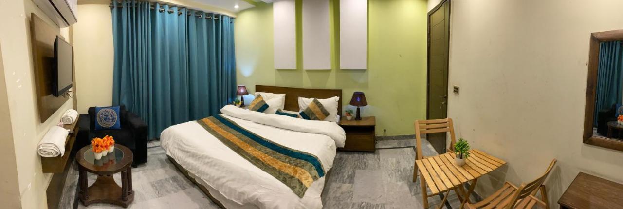 لاهور Hotel Holiday المظهر الخارجي الصورة